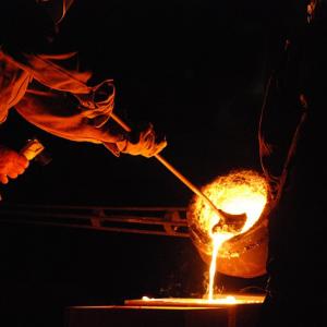 Application of Cenospheres for high temperature alloy castings